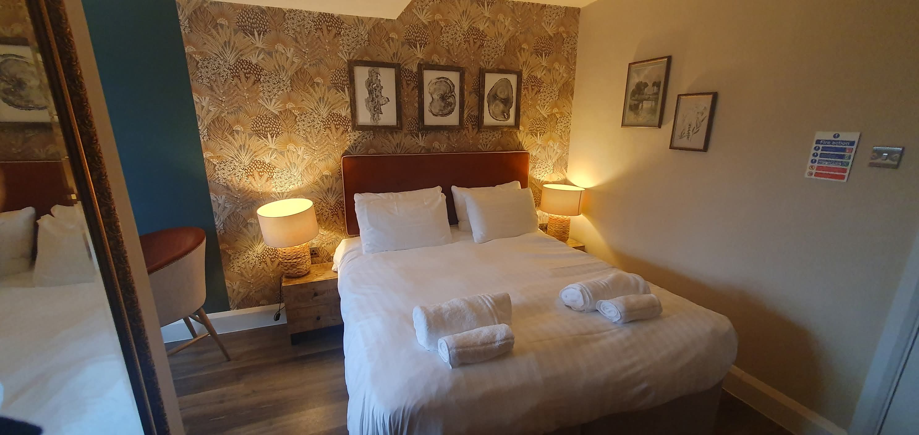 The Fighting Cocks Pub