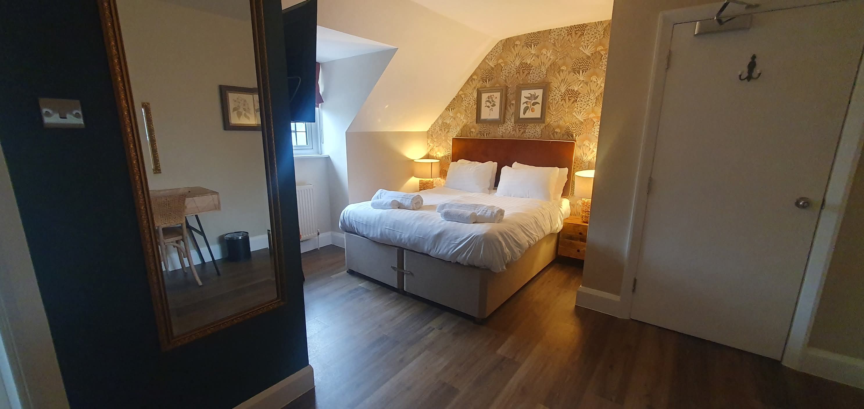 The Fighting Cocks Pub