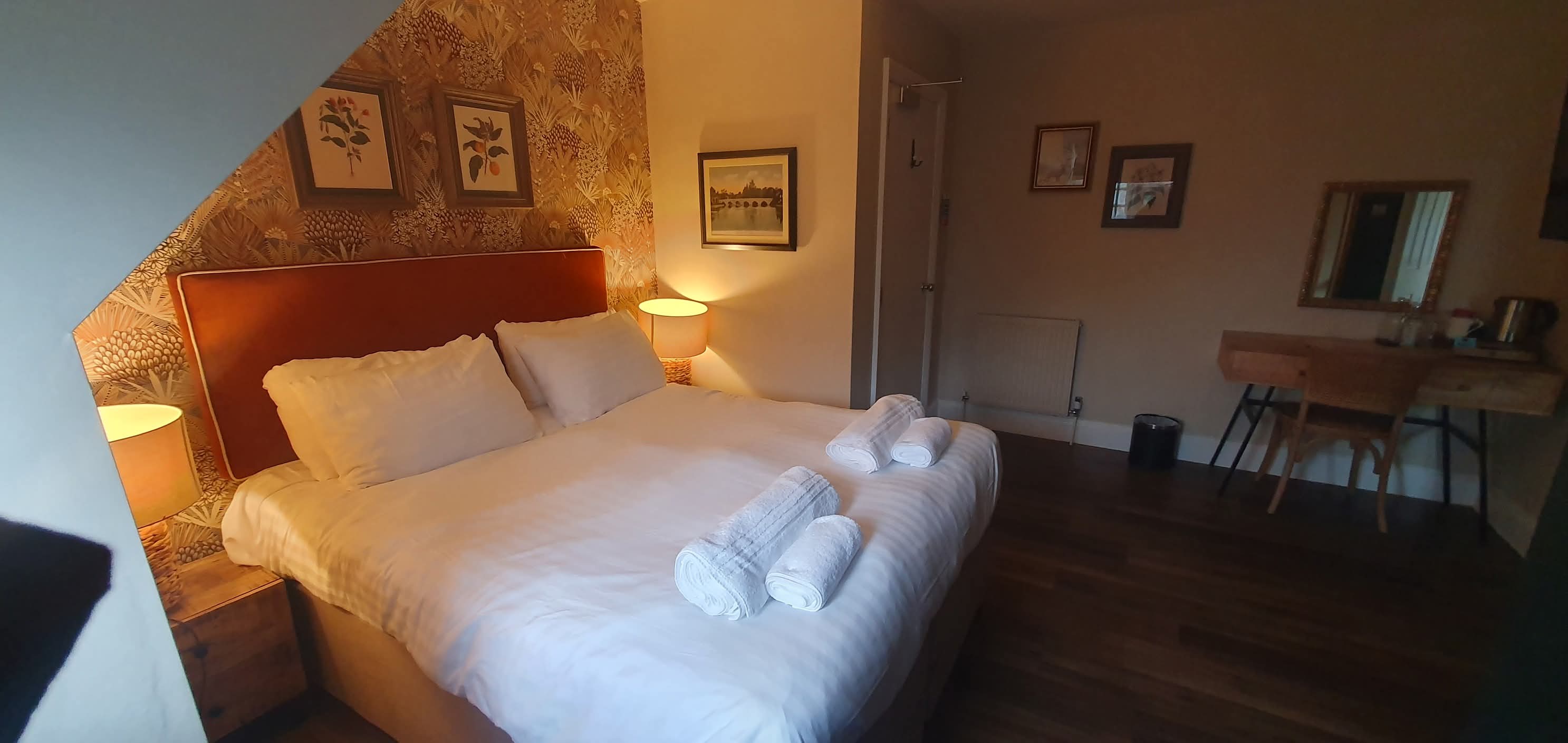 The Fighting Cocks Pub