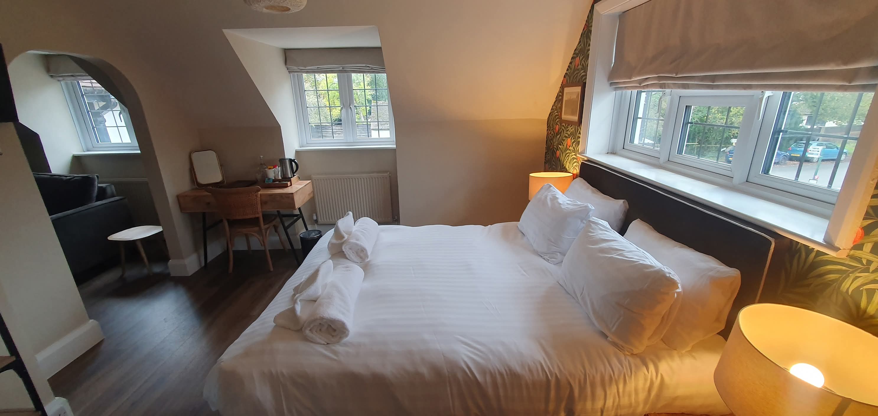 The Fighting Cocks Pub